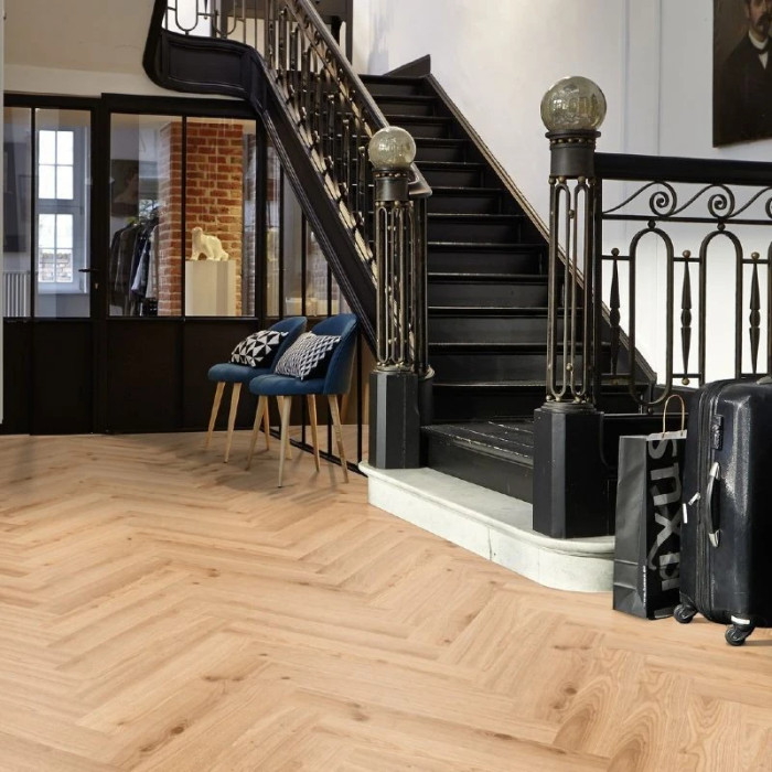 Primary Oak Light Brown Mini Plank - Tarkett Essence 55