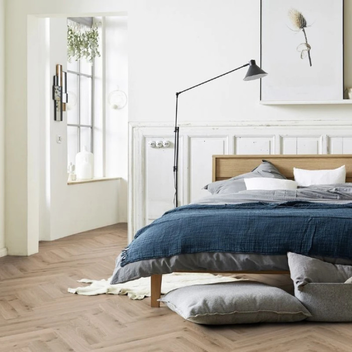 Primary Oak Light Grey Mini Plank - Tarkett Essence 55