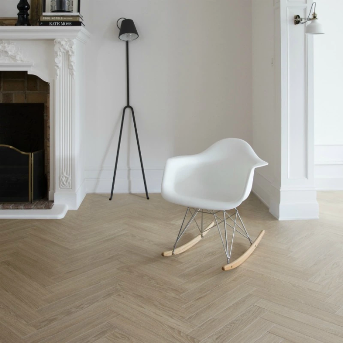 Charme Light Natural - BerryAlloc Chateau+ Herringbone Laminate