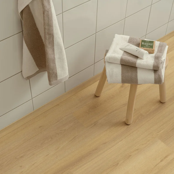 Warm Natural Oak - Pergo Espoo 0V Laminate