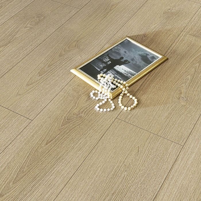 Oak Tradition Sand - JOKA Manhattan City 432 Laminate