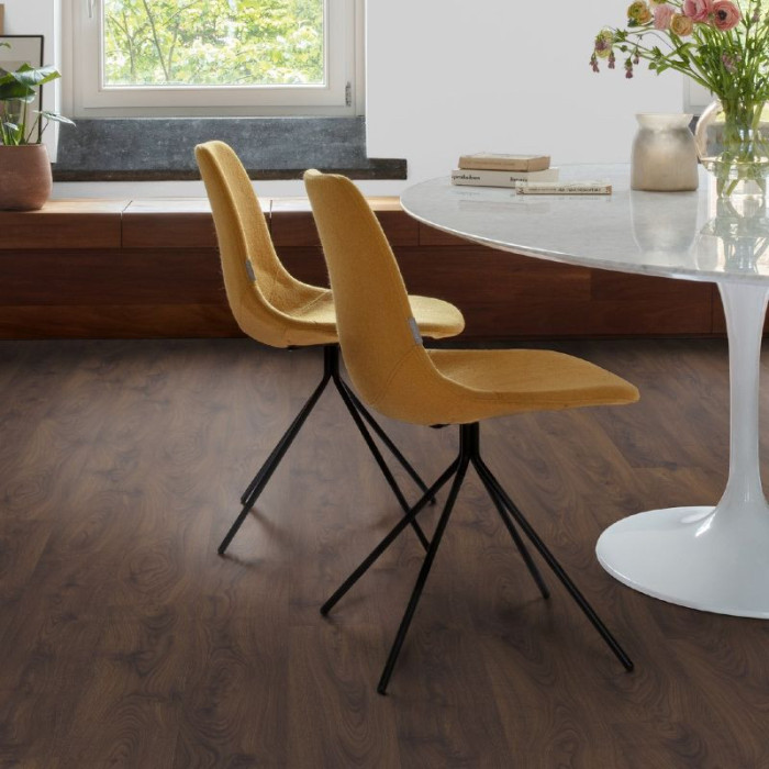 Peanut Brown Oak - Classic Quick Step Laminate