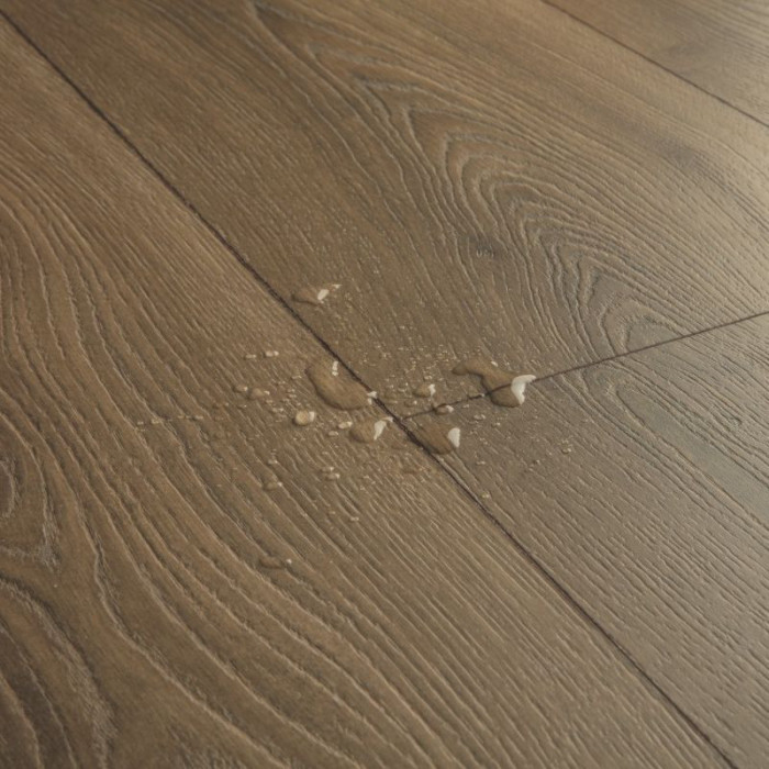 Warm Brown Oak - Classic Quick Step Laminate