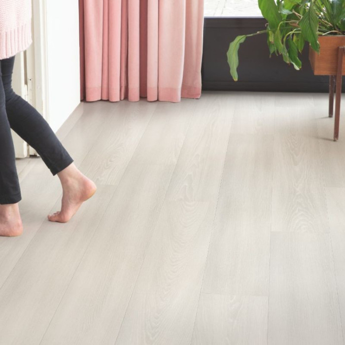 Premium oak white Quick Step Capture Laminate